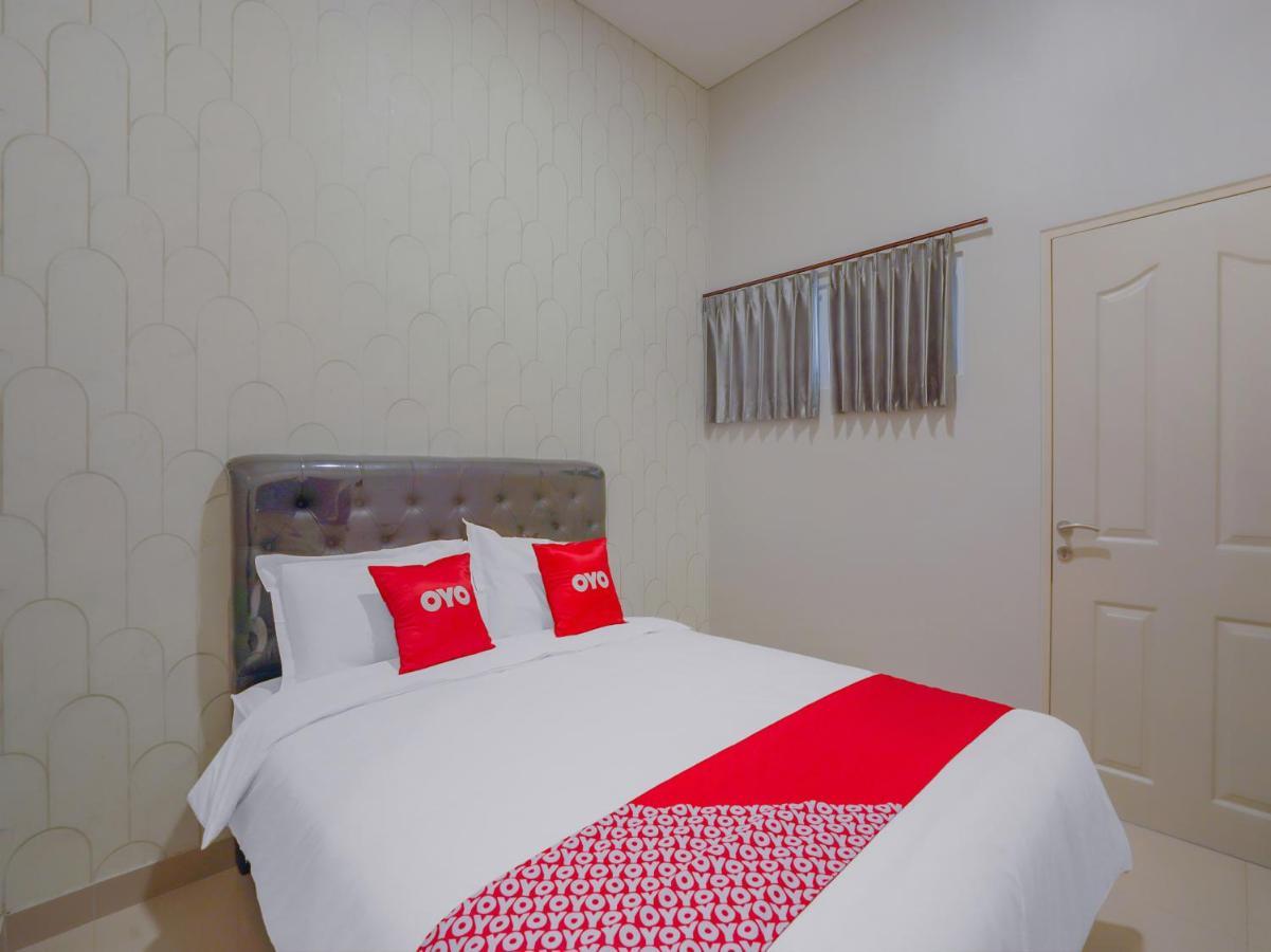 Super Oyo Capital O 90336 Olive Guest House Surabaja Exteriér fotografie