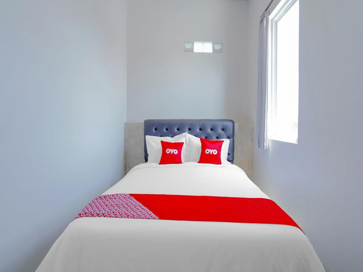 Super Oyo Capital O 90336 Olive Guest House Surabaja Exteriér fotografie