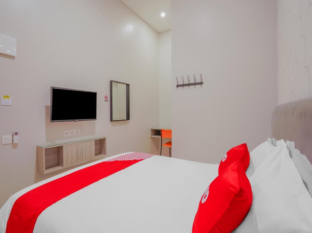 Super Oyo Capital O 90336 Olive Guest House Surabaja Exteriér fotografie